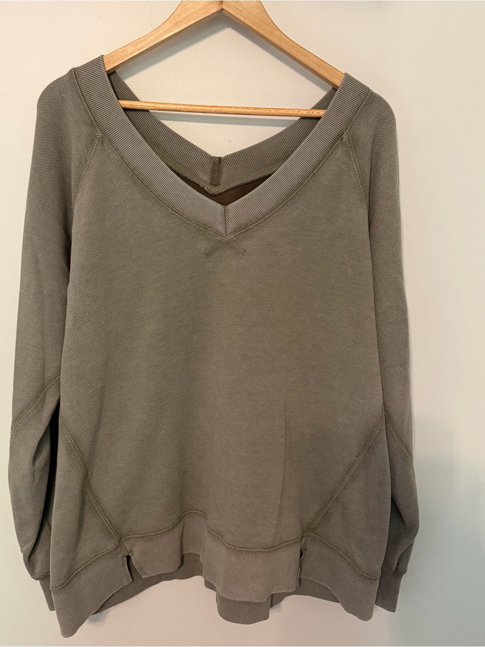 Aerie Olive Green Waffle Knit Oversized Pullover Exposed Seam Sweatshirt V-Neck